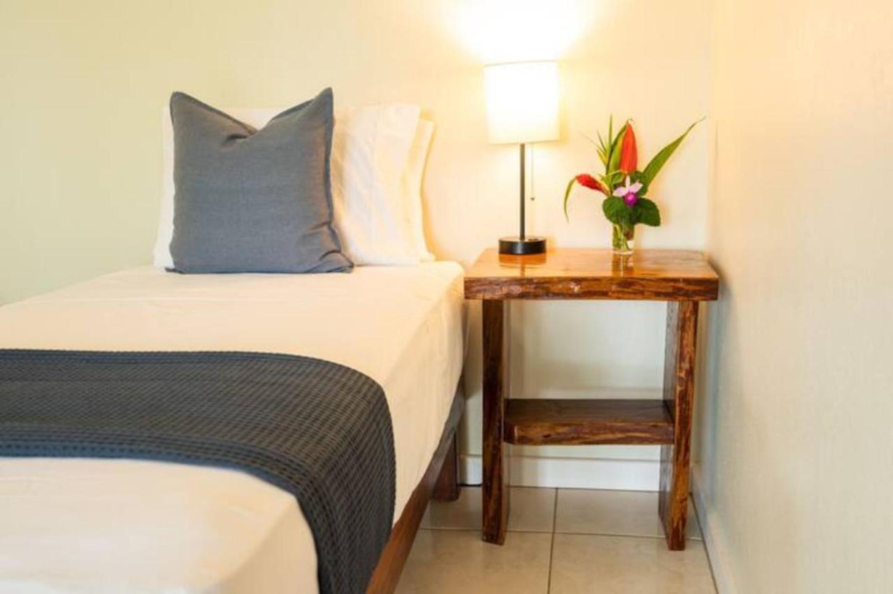 Casa Marlin Bed & Breakfast Bocas Town Luaran gambar