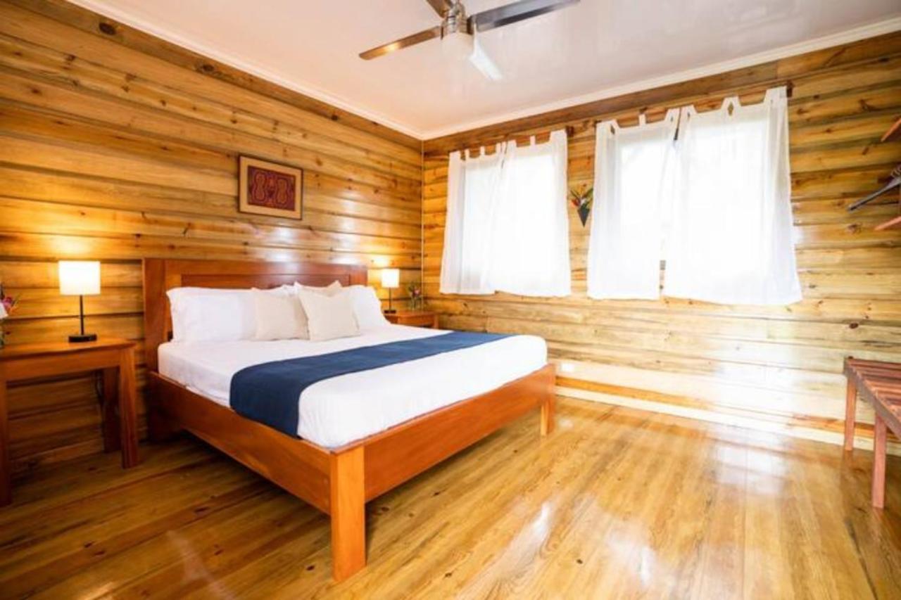 Casa Marlin Bed & Breakfast Bocas Town Luaran gambar